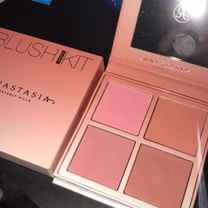 ANASTASIA BLUSH KIT